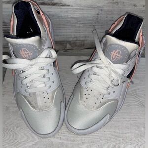 Nike HUARACHE BY YOU designed ~ the colors were selected by me on the Nike app